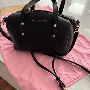 Poppy & Peonies crossbody Black with pop up handles and long strap